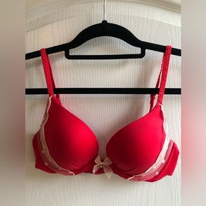 Victoria’s Secret Fabulous Plunge bra, 32C, Red & white perfect for Valentine’s
